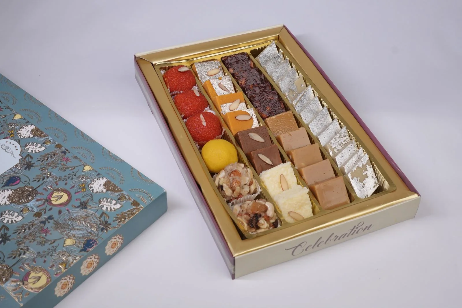 Assorted Gift Box (1 kg)